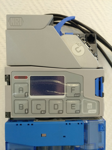 Datei:NRI Suzo Happ Currenza.jpeg