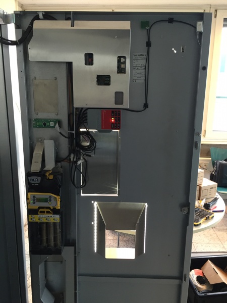 Datei:BR3 Tür innen.JPG