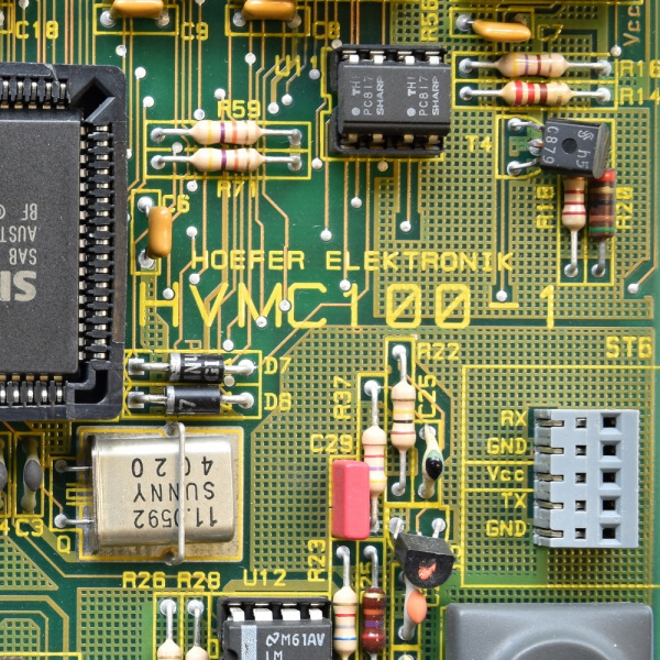 Datei:HVMC 100-1 Beschriftung.jpg